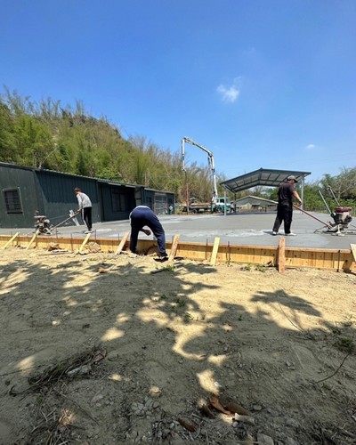 高雄地坪整地, 高雄整地灌漿, 高雄水泥工程, 高雄空地整地灌水泥價格, 高雄地坪翻修, 高雄混凝土灌漿, 
						高雄土木泥作, 高雄土水工程, 高雄水泥工, 高雄泥作工程, 高雄地坪整修